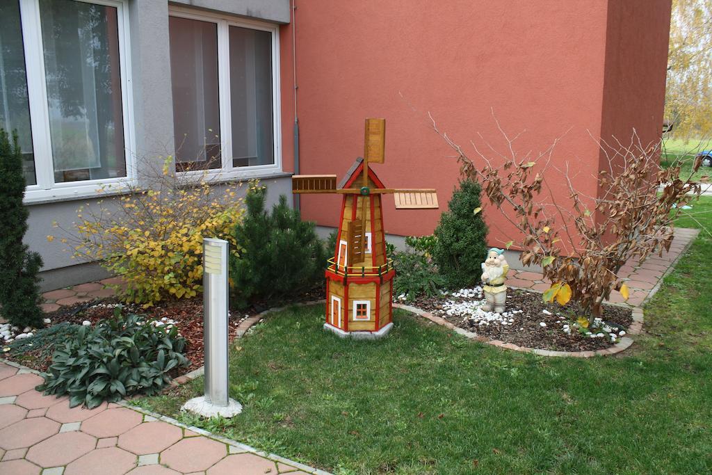 Penzion Letalisce Murska Sobota Exterior photo