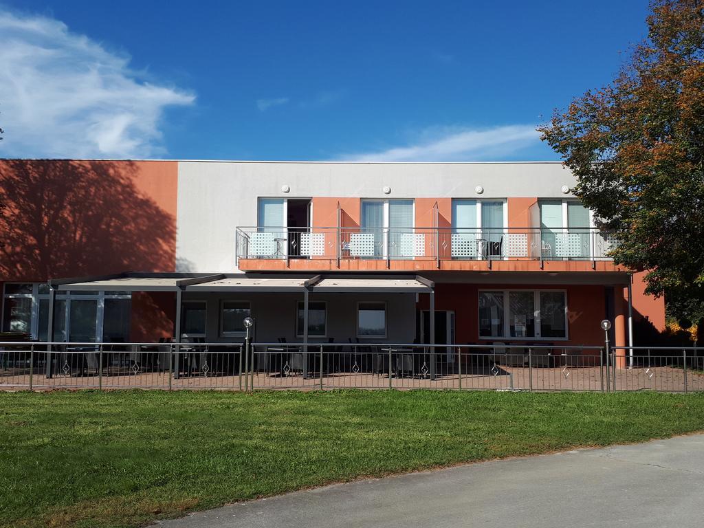 Penzion Letalisce Murska Sobota Exterior photo