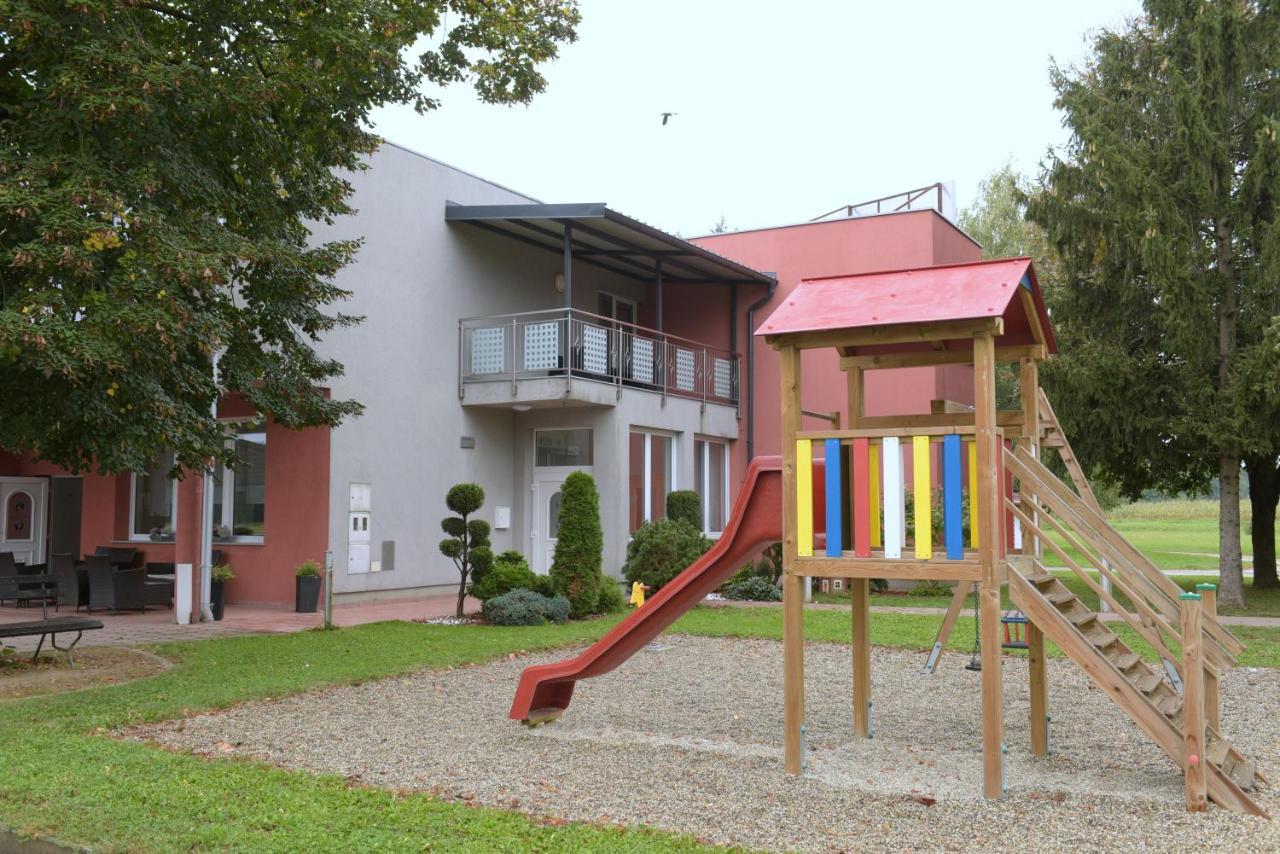 Penzion Letalisce Murska Sobota Exterior photo